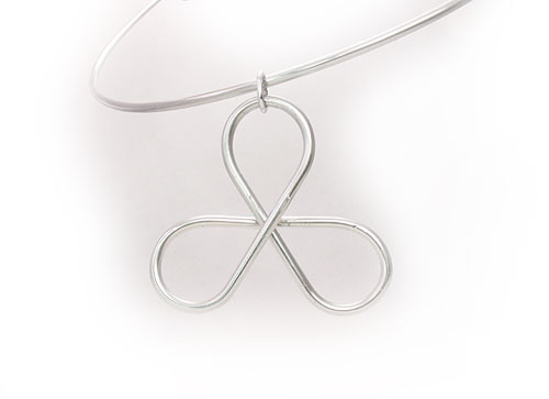 Shamrock-Clover-Pendant-in-argentium-silver-wire
