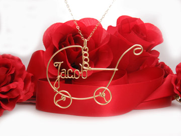 personalized pendant necklace in gold wire 