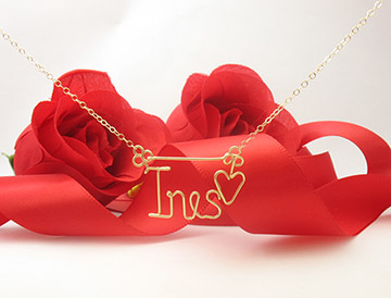 personalized name necklace in wire 