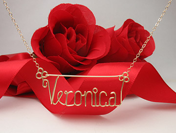 personalized name necklace in wire 