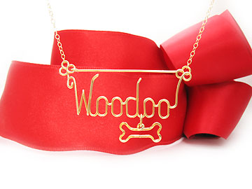 personalized name necklac in gold wire 
