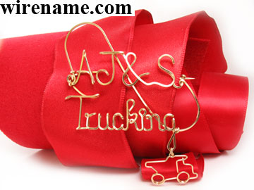 personalized name pin in gold wire 