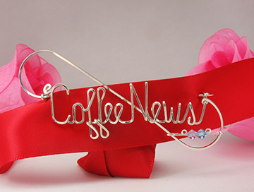 personalized name necklace in gold wire 