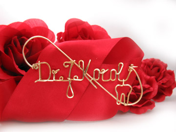 personalized name pin in silver wire