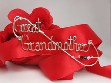 personalized name pin in gold wire 