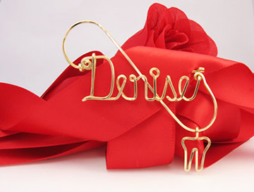 personalized name pin in wire